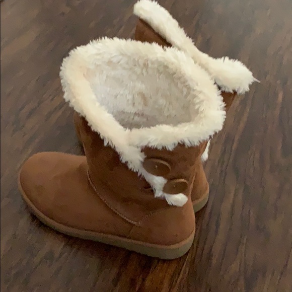 sold 🎁🎉🎊 Suede boots with two big buttons - Picture 2 of 5